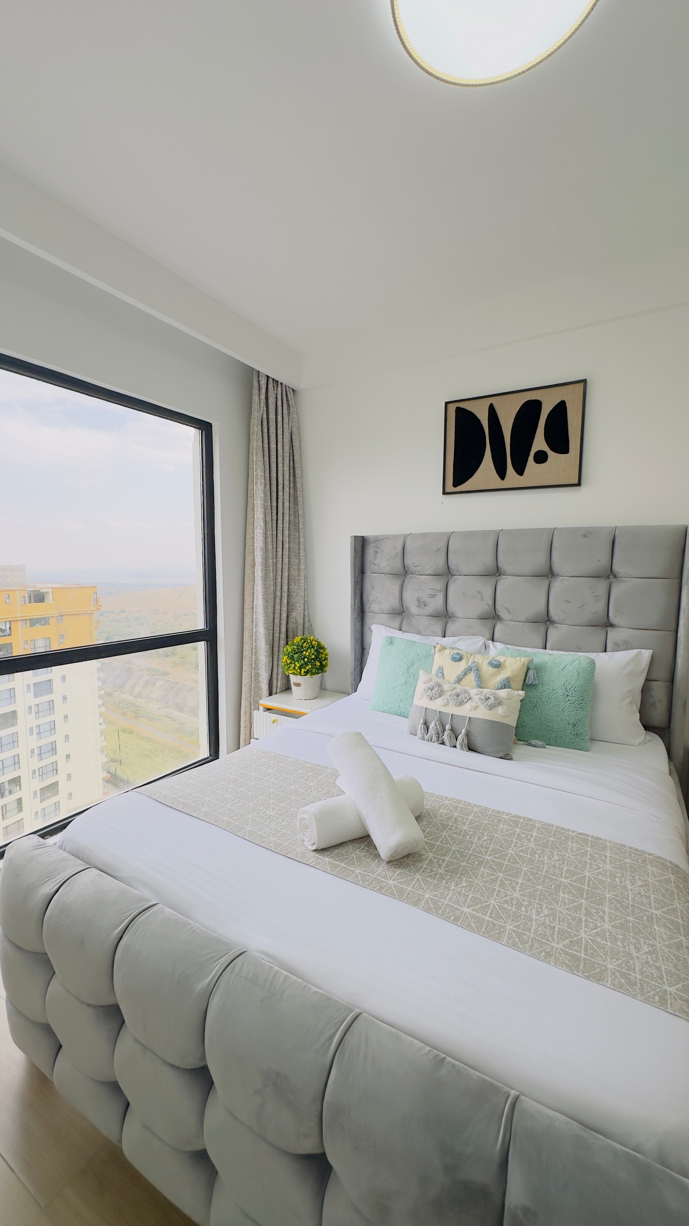 One Bedroom Airport Accommodation At The Edge Of Nairobi National Park
