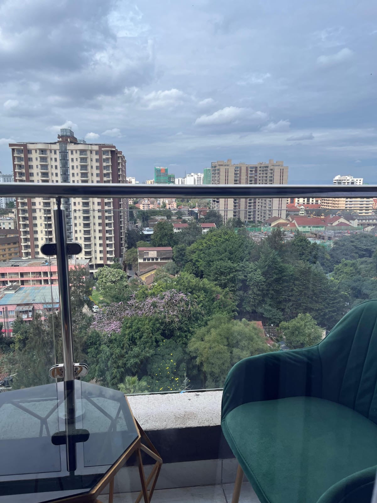Kilimani 1BR Steam and Sauna | Swimming pool and Lounge