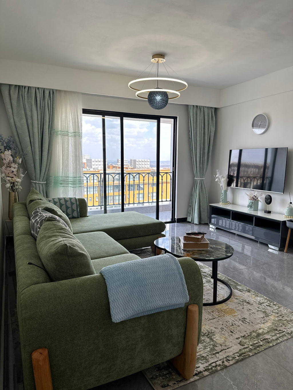 One Bedroom Airport Accommodation At The Edge Of Nairobi National Park