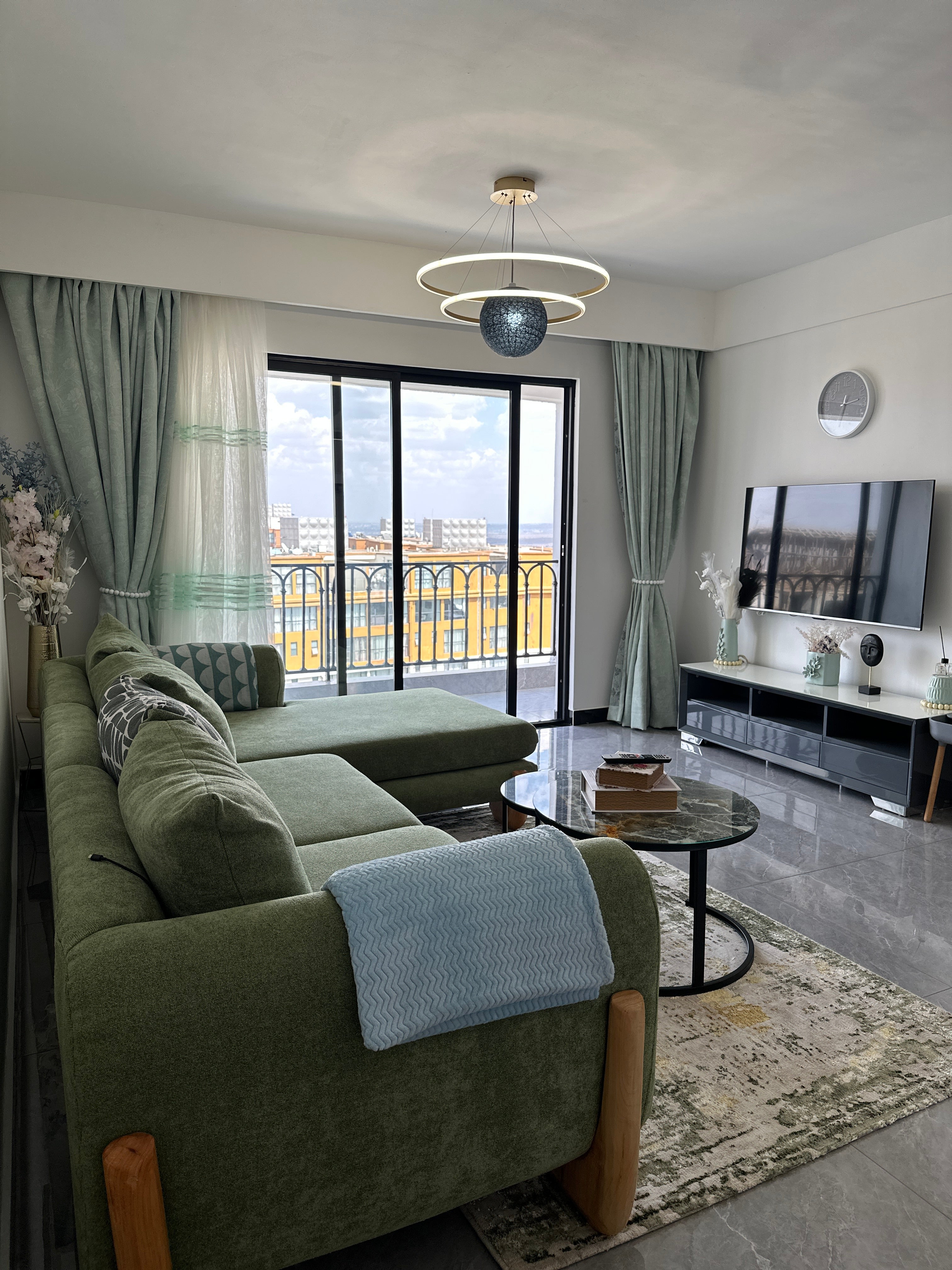 One Bedroom Airport Accommodation At The Edge Of Nairobi National Park