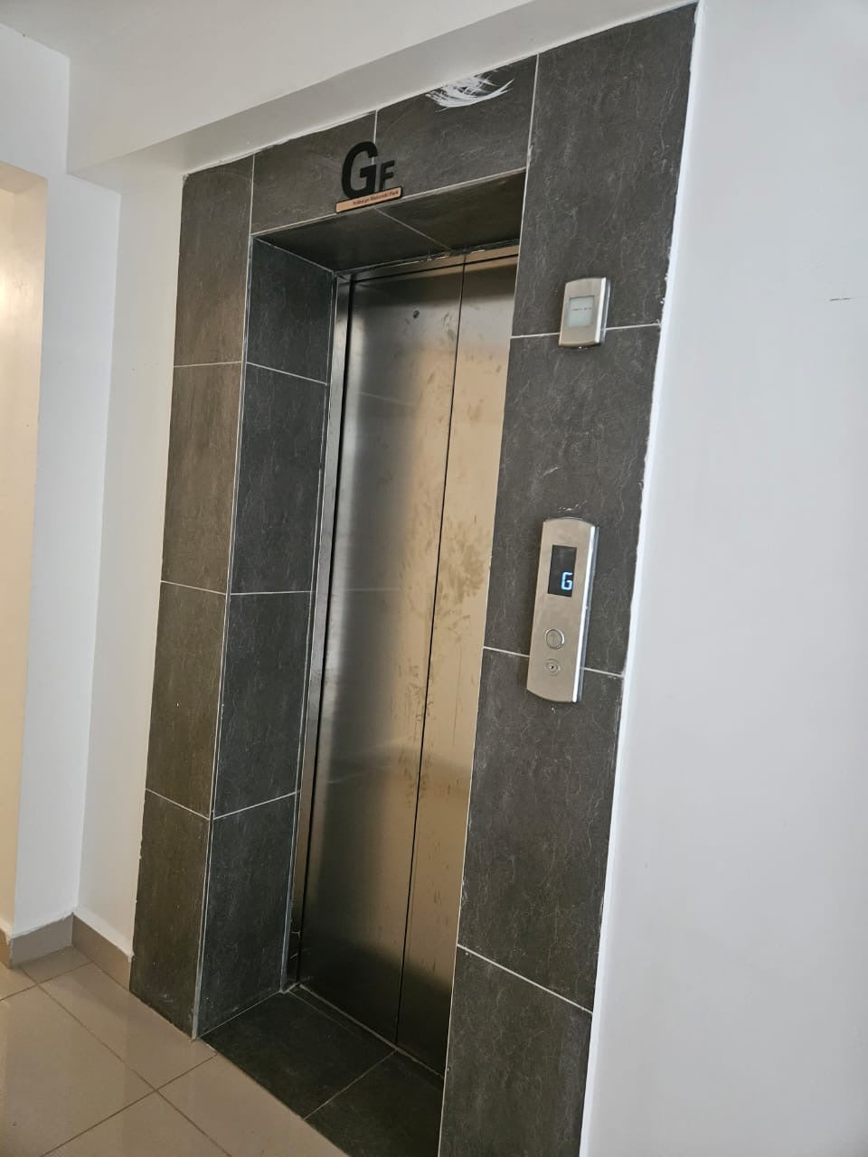 Cozy Studio Near 67 Airport hotel