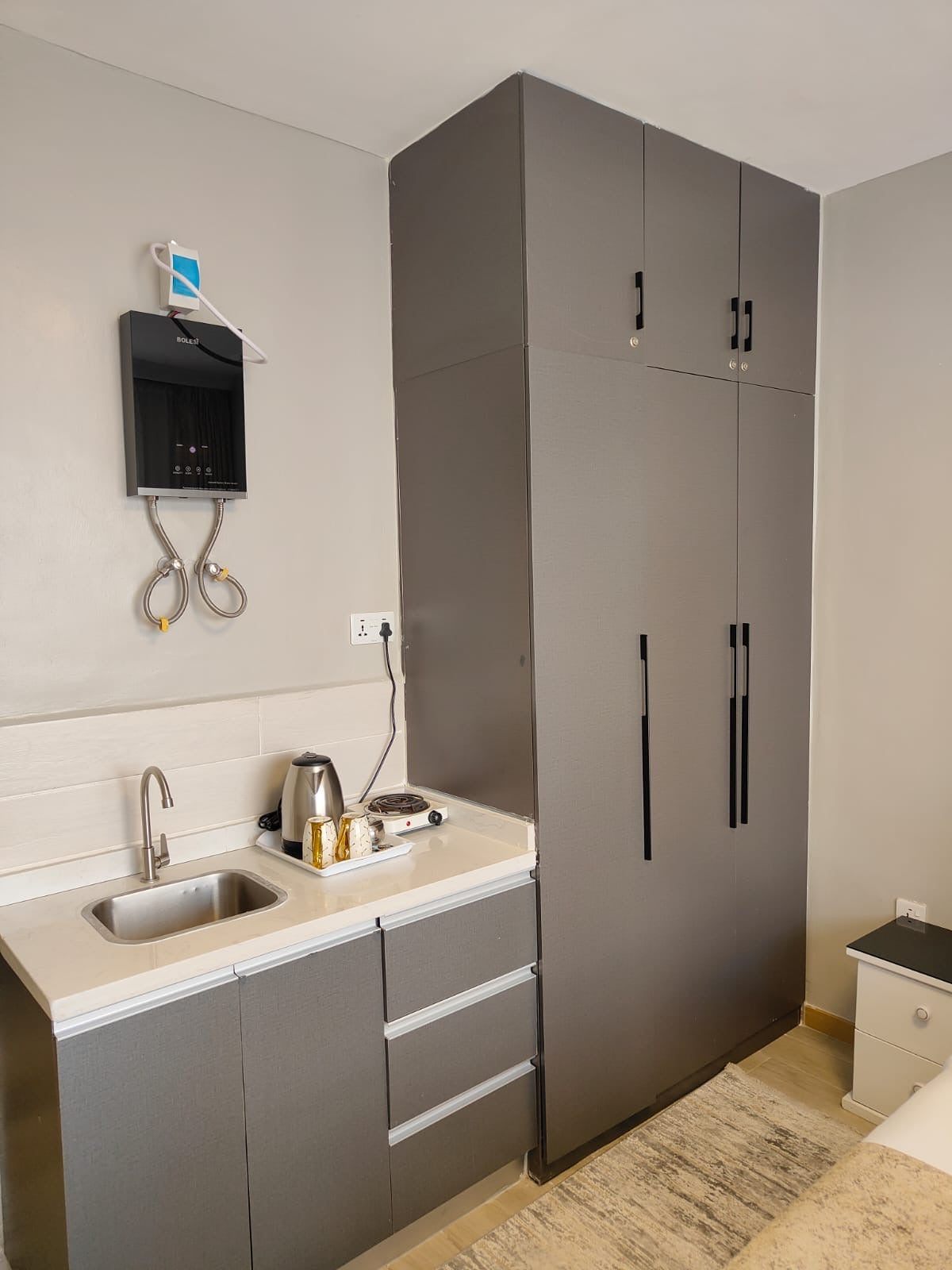 Cozy Studio Near 67 Airport hotel