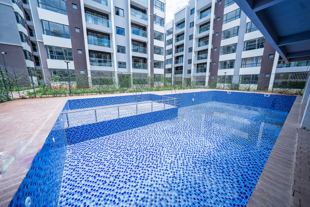 Stylish 1BR Behind gateway mall near JKIA | Expressway Swimming Pool, Gym,Wifi