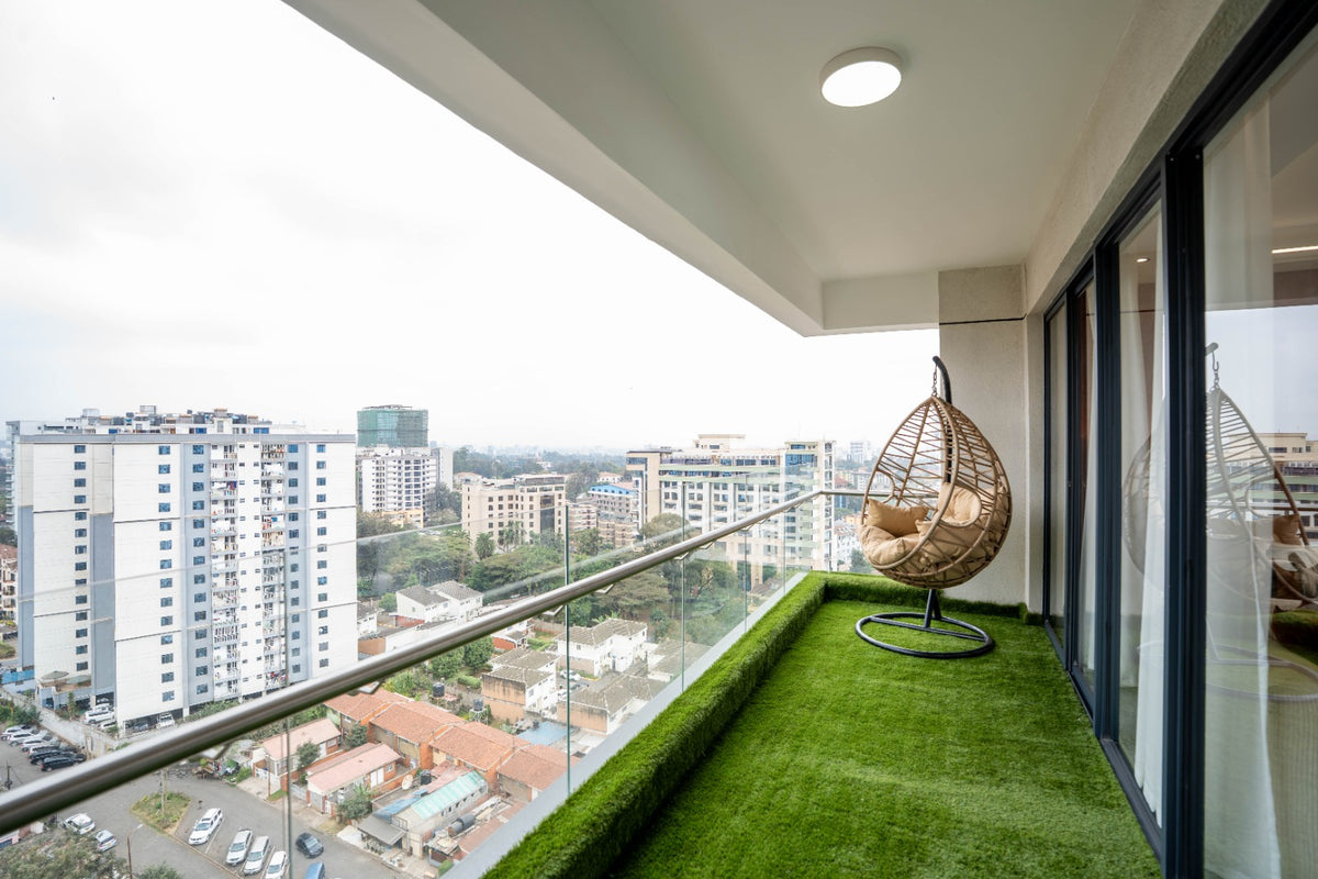Spacious Three bedroom apartment | Balcony Pool and Gym