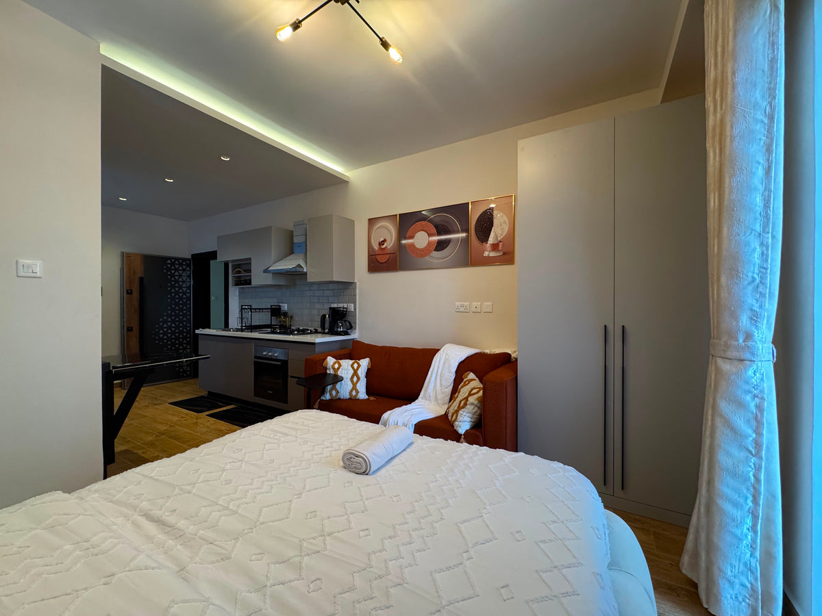 Spacious studio in Kilimani near Ngong Road|Swimming pool Steam and Sauna